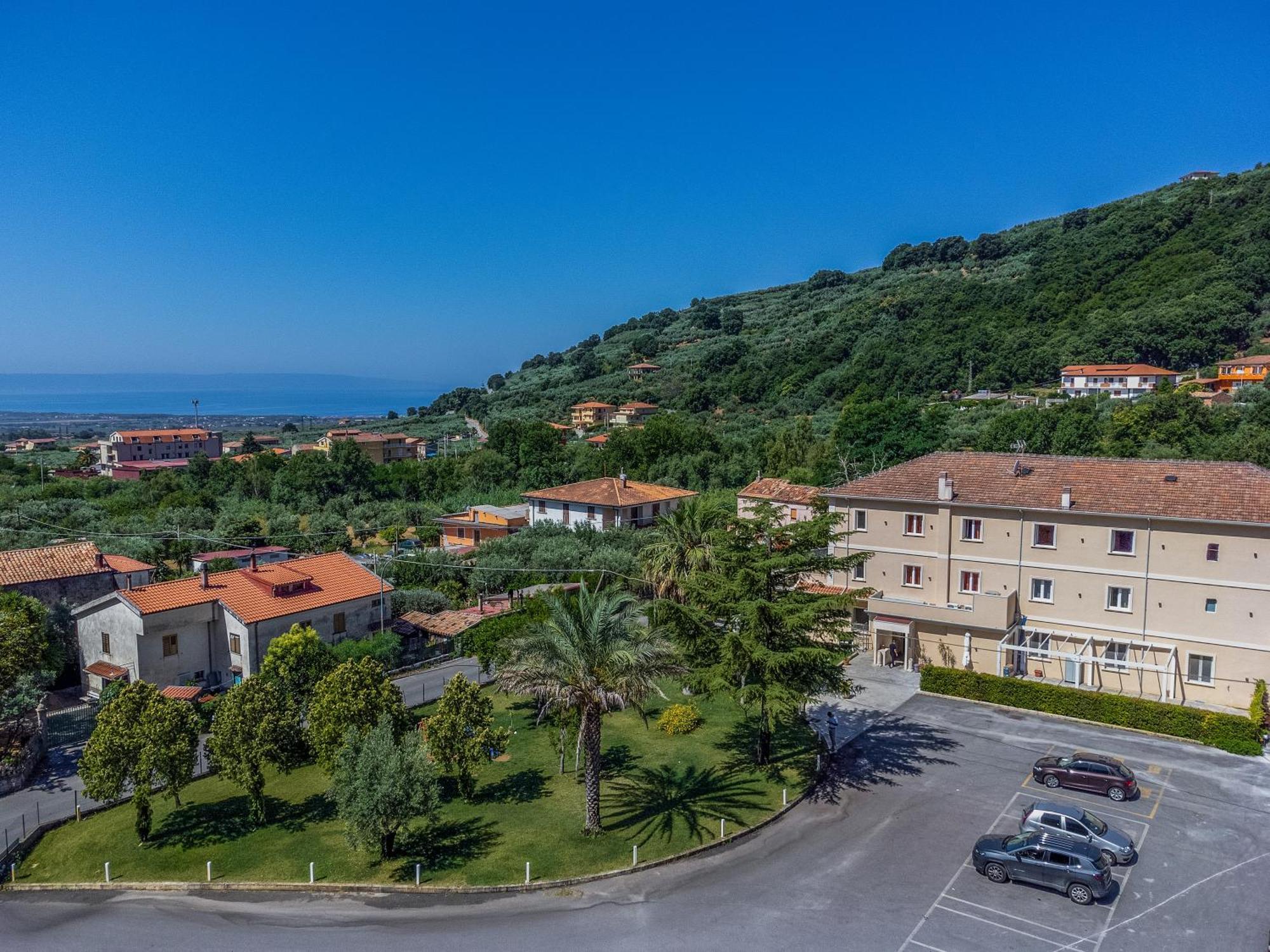 Hotel Ristorante La Mimosa Lamezia Terme Exterior foto