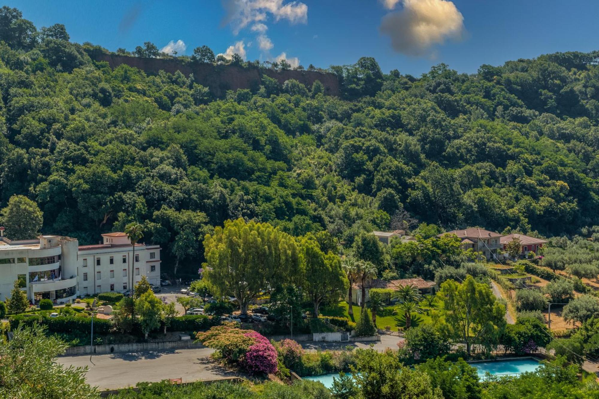 Hotel Ristorante La Mimosa Lamezia Terme Exterior foto